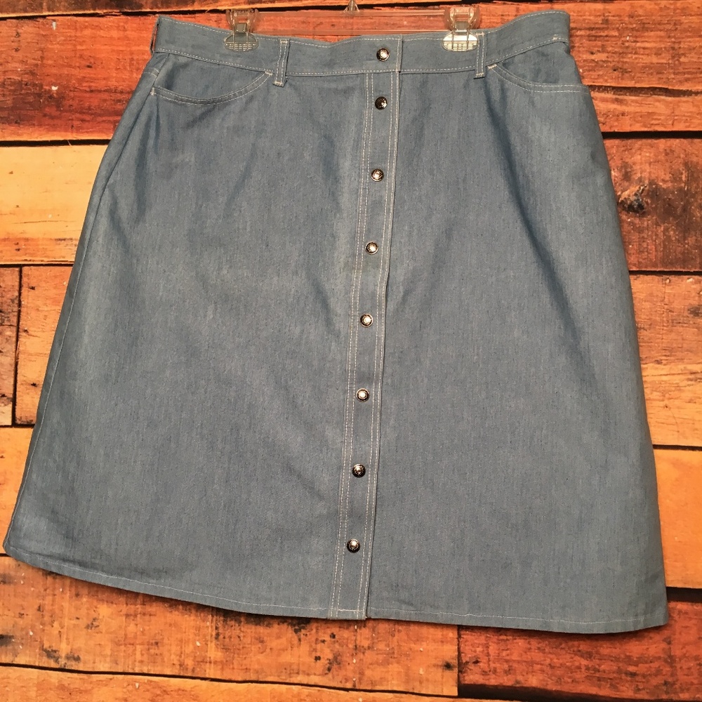 Vintage LEVI’S Skirt Denim Size 40 Black Label